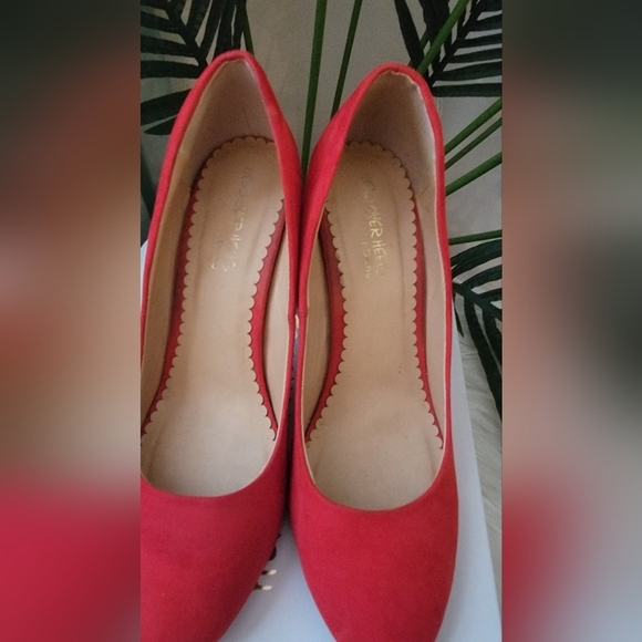 Candy Apple Red Suede Block Heels - Women's Size 9 - Picture 7 of 8